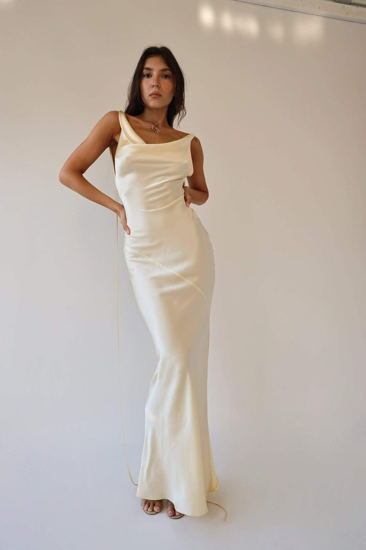 Charlotte™ | Elegante Zijde Maxi Jurk met Open Rug