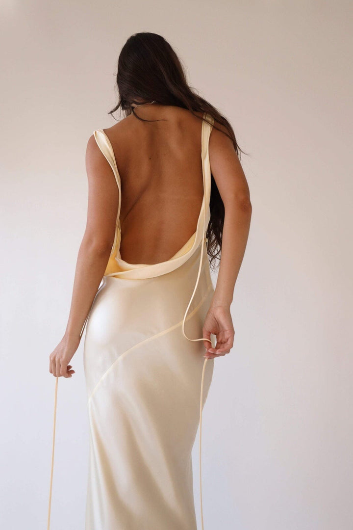 Charlotte™ | Elegante Zijde Maxi Jurk met Open Rug